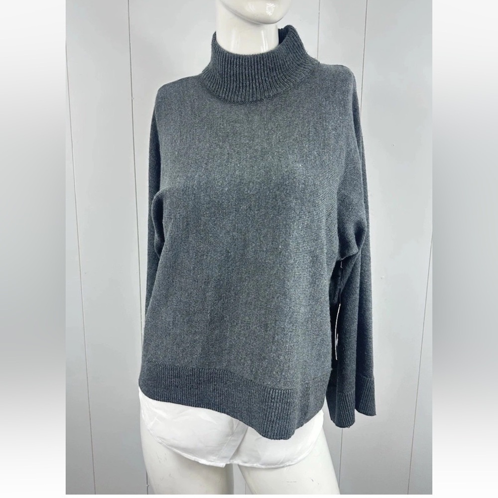 NWT Simply Vera Vera Wang XS Gray Sweater w Blouse Two In One Wide Long Sleeve